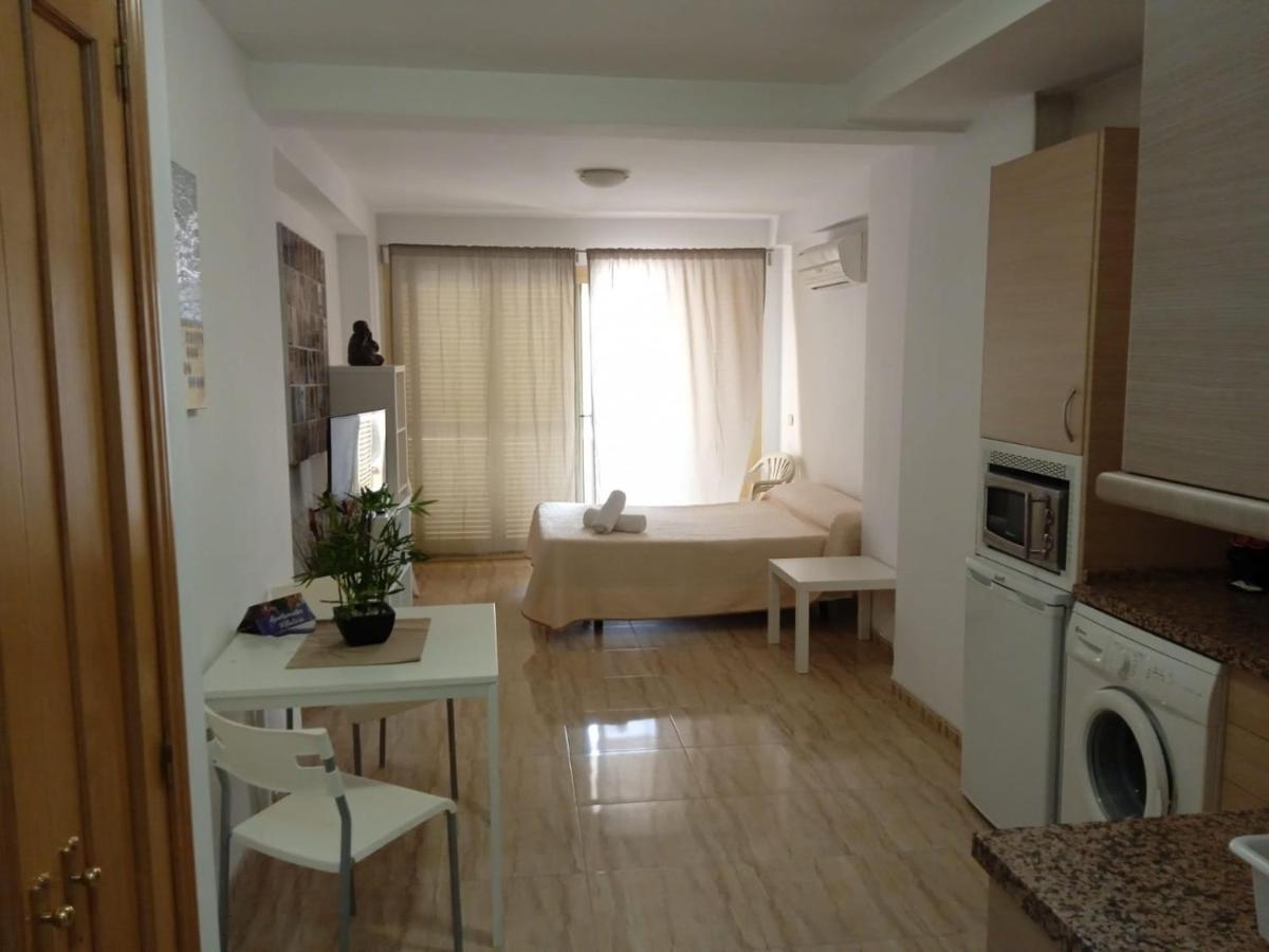 Puerta Del Sol Trm Only Adults Aparts Torremolinos Exterior foto