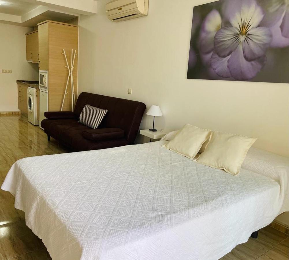 Puerta Del Sol Trm Only Adults Aparts Torremolinos Exterior foto